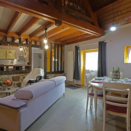 Gite Champetre Avec Animaux, Terrasse, Jeux Exterieurs, Et Ateliers Couture Pres De Saint-mars-d'egrenne. - Fr-1-497-149 Saint-Mars-d'Egrenne